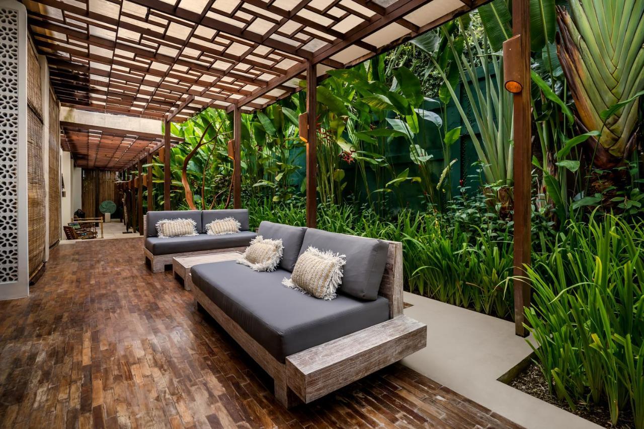 Lautan Kupu - Kupu Villas Kuta  Exterior photo